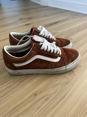 Vans Old Skool Suede Sneakers in Brown with White Stripe